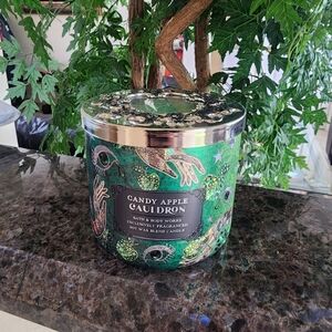 CANDY APPLE CAULDRON 3 Wick Candle Bath and Body Works - MEDUSA LID